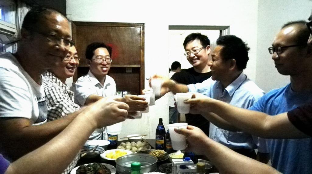 中国援卢机构竹编组与孔院共庆教师节