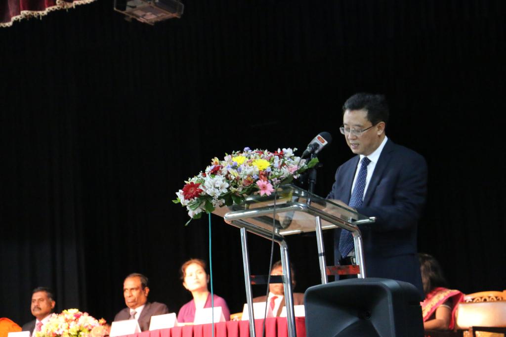 公司陈志军副董事长在开幕式上发言